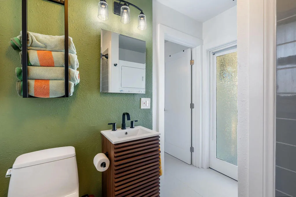 1125 E Sunny Dunes Road, Palm Springs, California 92264 home-pic-31